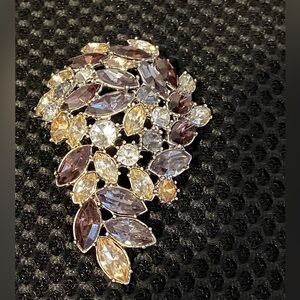 Vintage Old Hollywood Lucite Rhinestone Silver Tone Large Brooch Pin